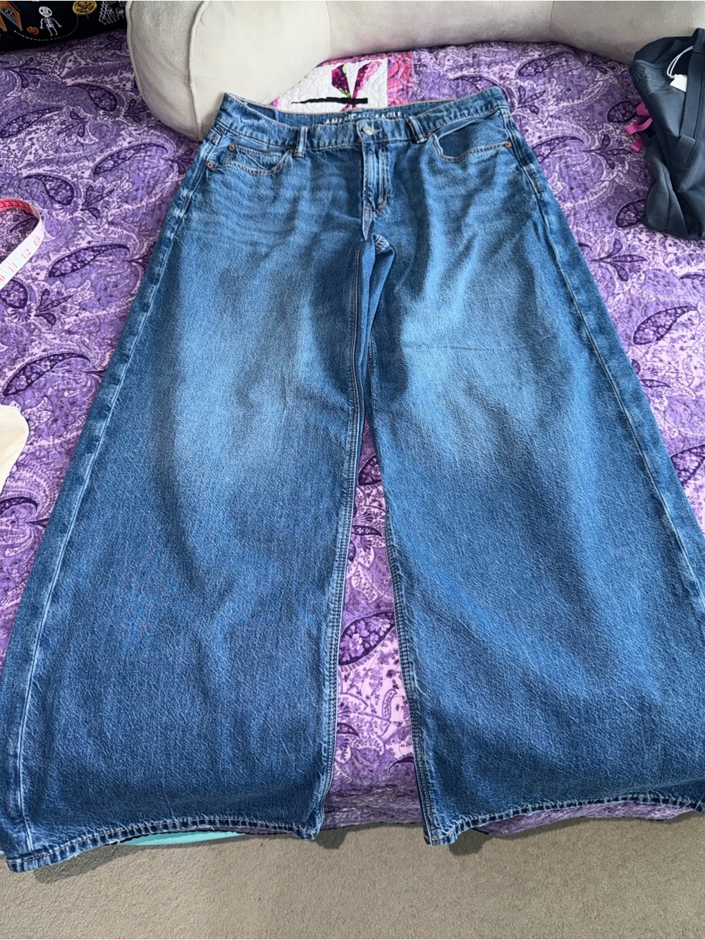American Eagle Women’s Low Rise Ultra Wide Leg Jeans
